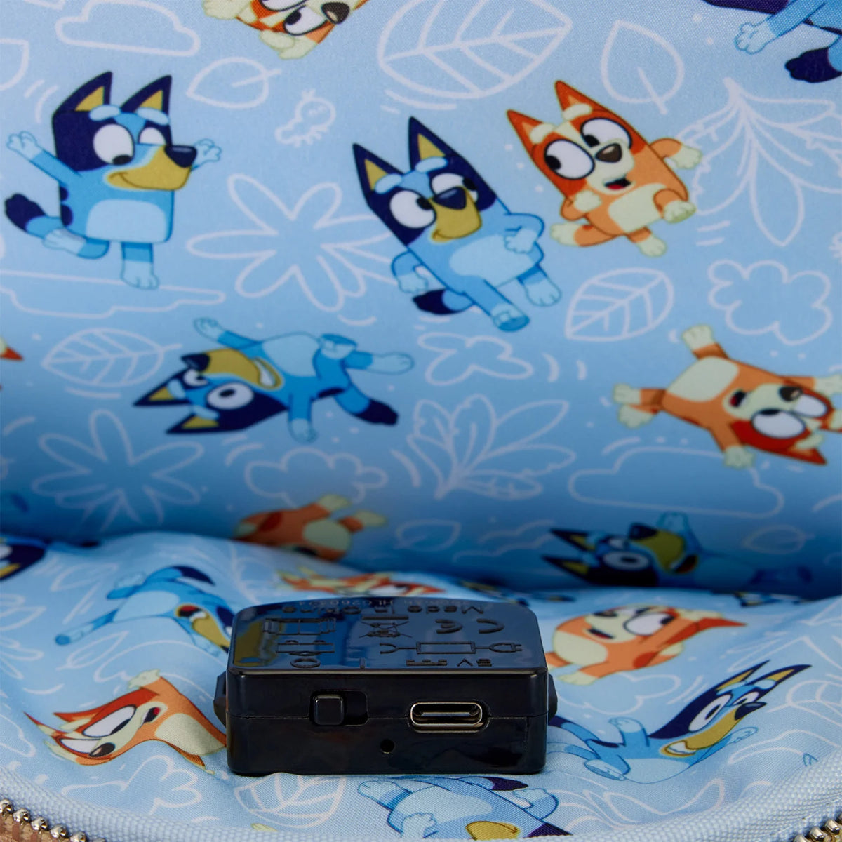 Mini sac à dos Loungefly Bluey Backyard lumineux - intérieur et boîtier lumineux