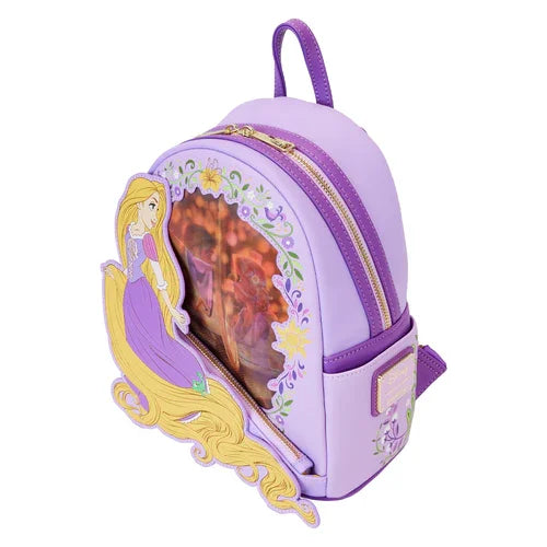 Mini sac à dos Loungefly Raiponce lenticulaire WDBK3672 - effet lenticulaire scène 2